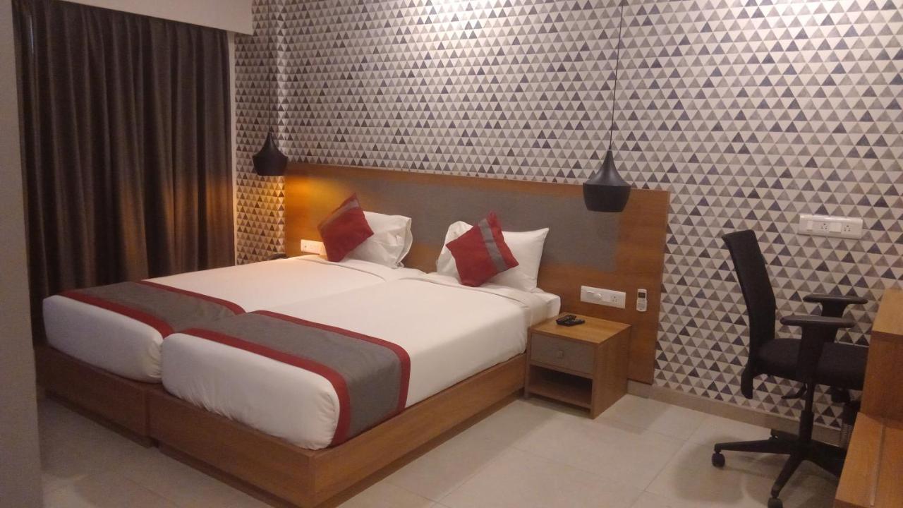 Parkwood Suites Kadubeesanahalli-Fully Vaccinated Staff Bangalore Esterno foto